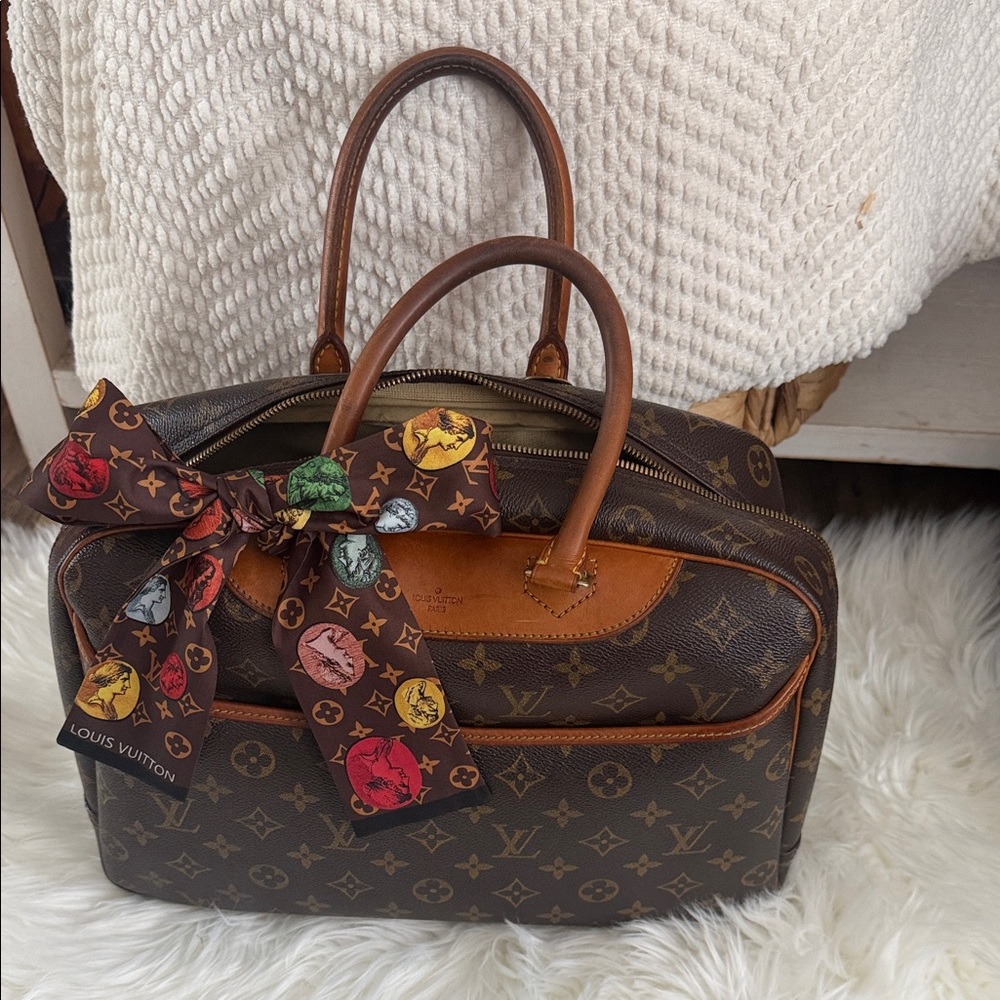 Authentic Louis Vuitton Deauville